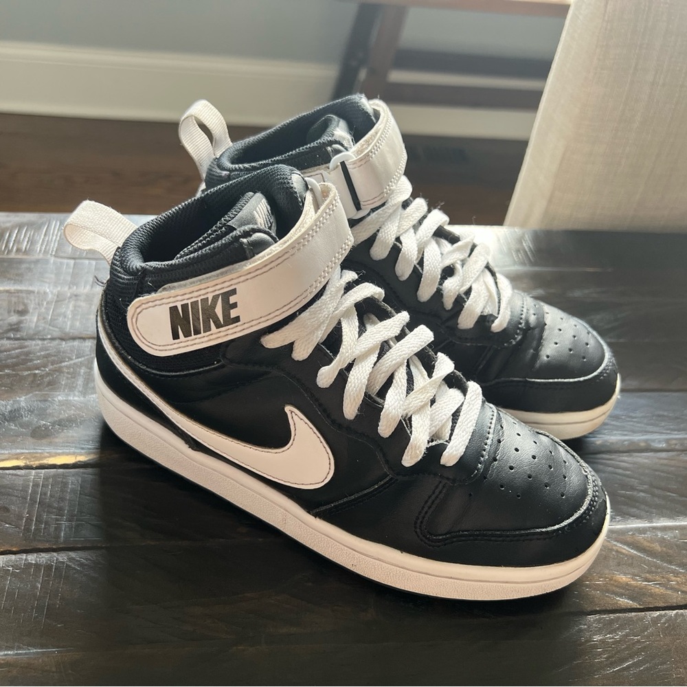 Black and white Nike kids